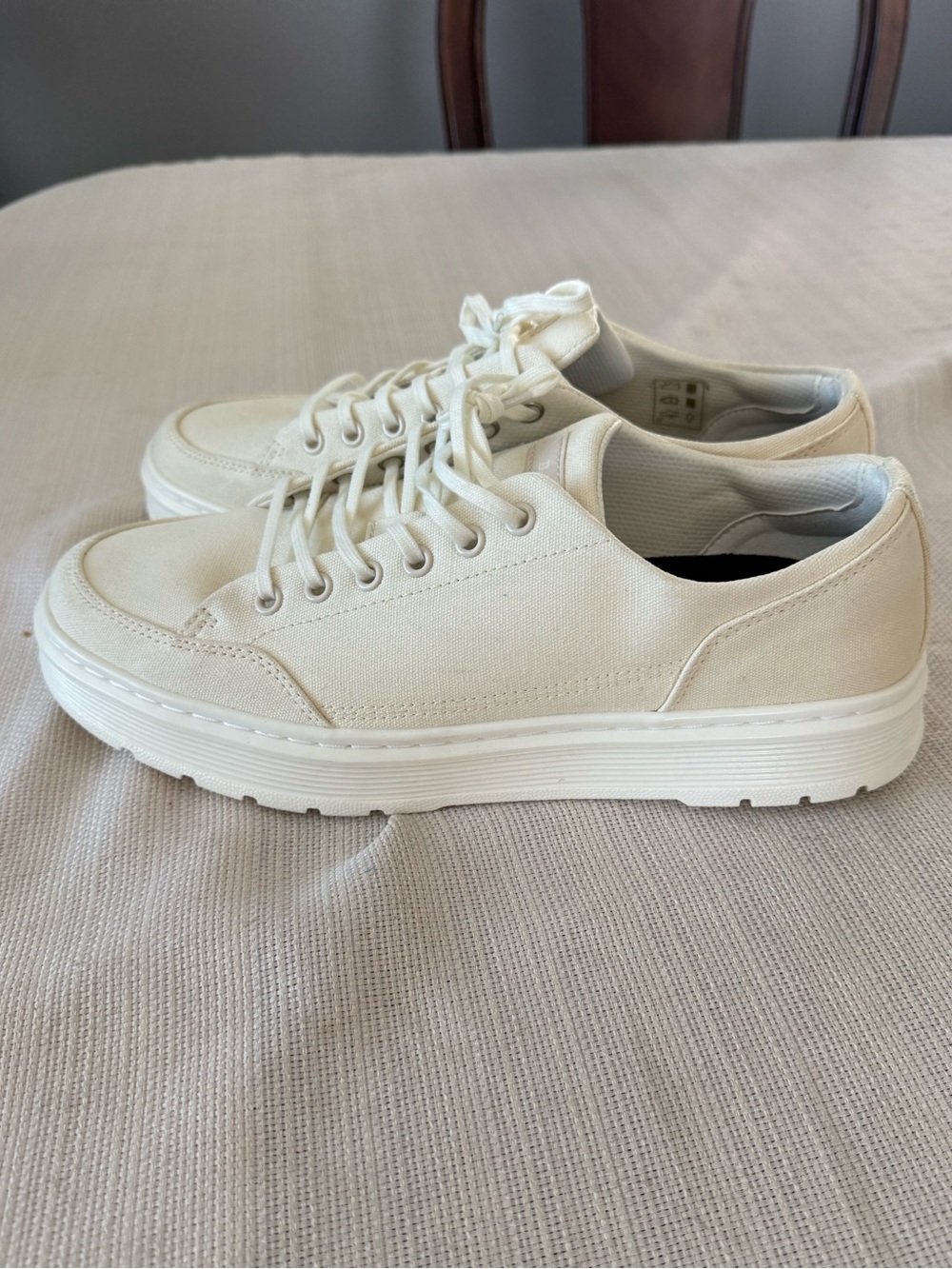 Dr martens Brooklyn 6 eye Canvas Low-Top Sneakers in cream Off white unisex